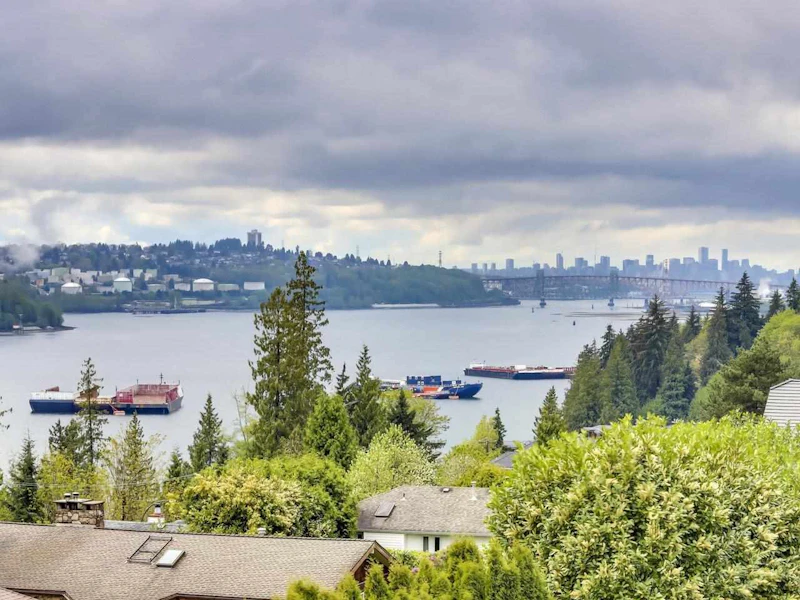 4113 Fairway Place, North Vancouver BC V7G 1Y8