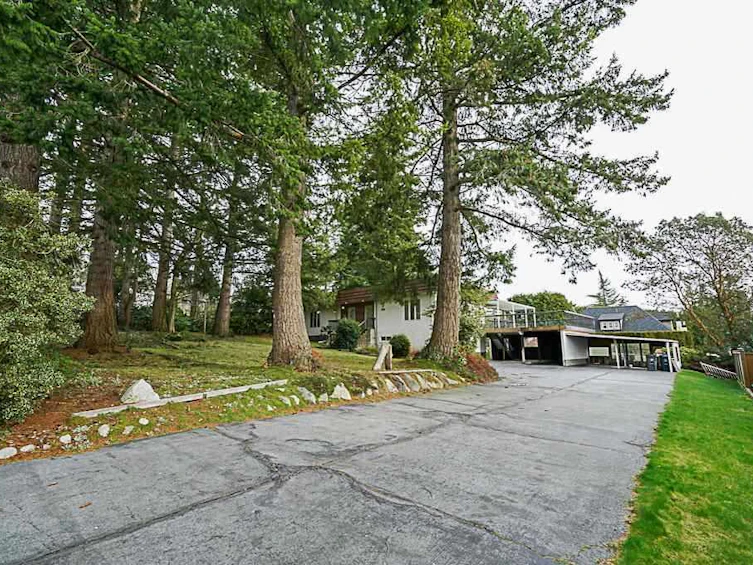 838 164 Street, Surrey, BC, V4A 4Y5