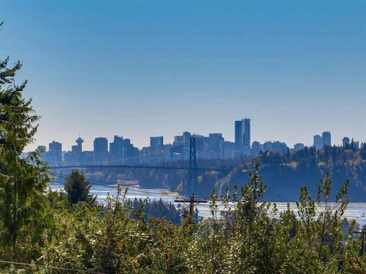 1517 Lawson Avenue, West Vancouver, BC, V7V 2C8