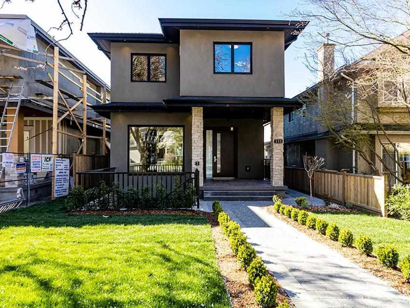 551 W 21st Street, North Vancouver BC