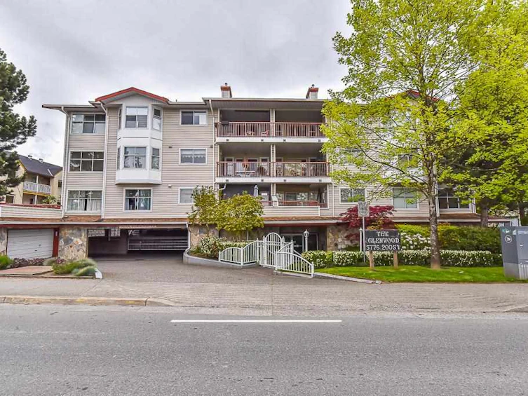 308-5776 200 Street, Langley, BC, V3A 1M8