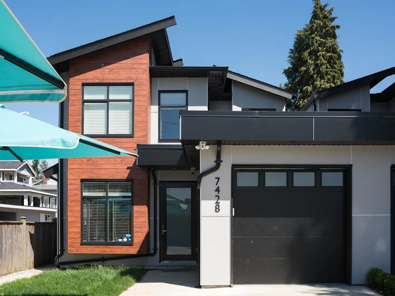 7428 Canada Way, Burnaby BC V3N 3J6