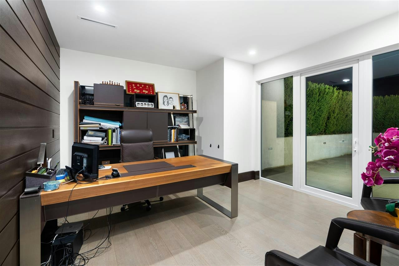 534 Granada Crescent, North Vancouver, BC, V7N 3A8