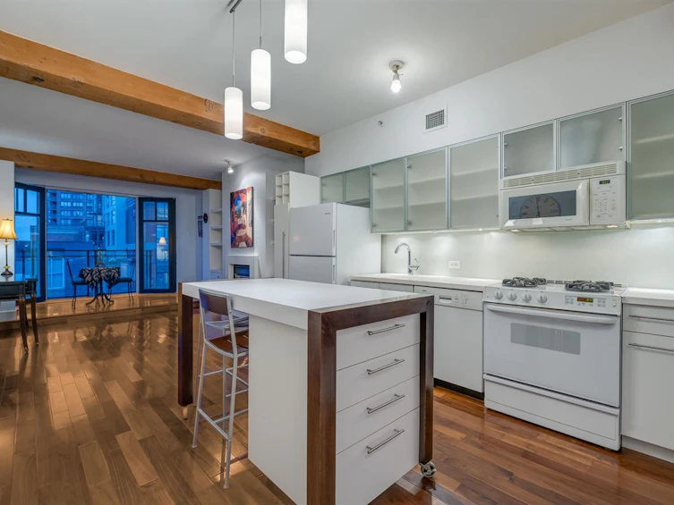 303-1275 Hamilton Street, Vancouver, BC, V6B 1E2