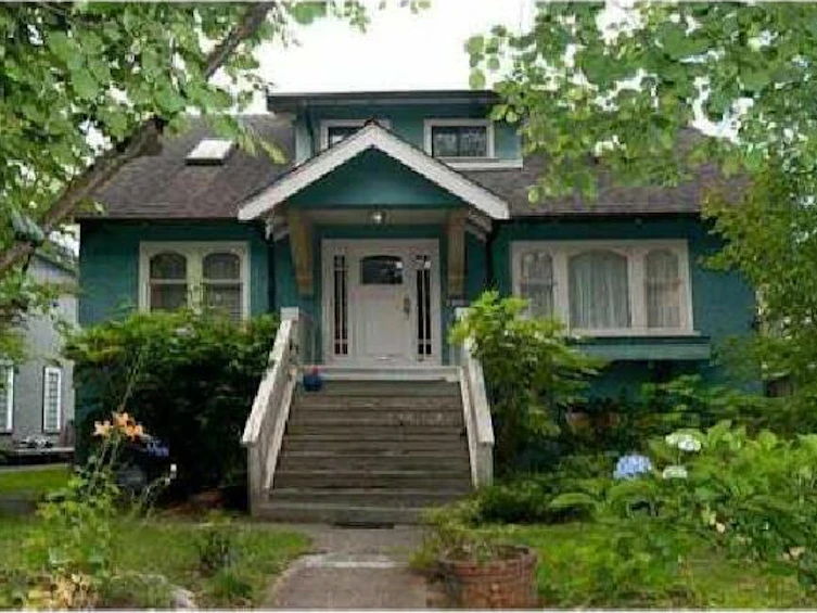 4582 W 14th Avenue, Vancouver, BC, V6R 2Y4