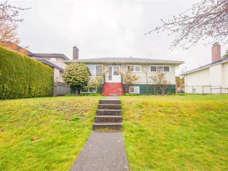 6467 Sumas Street, Burnaby BC V5B 2T8
