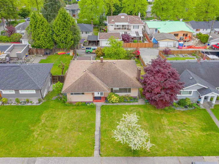 6224 Dawson Street, Burnaby, BC, V5B 2W4