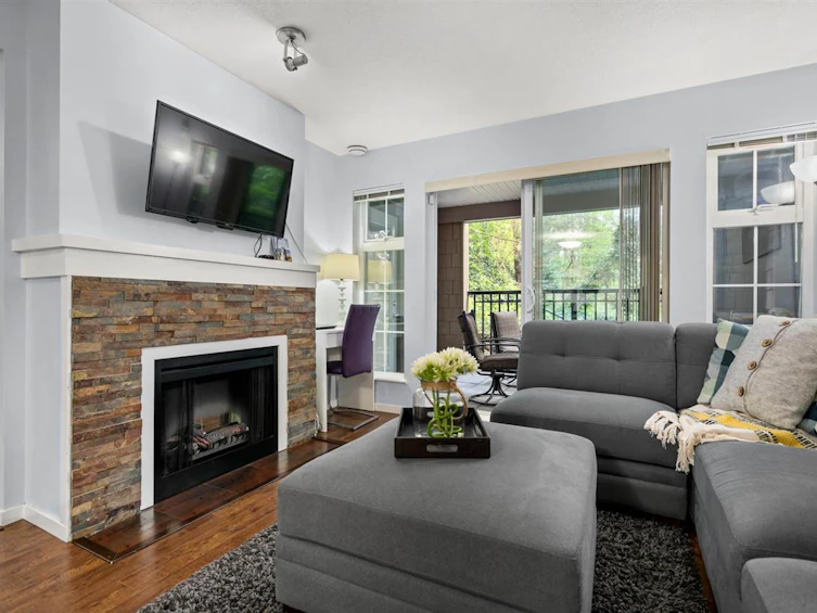203-9283 Government Street, Burnaby, BC, V3N 0A5