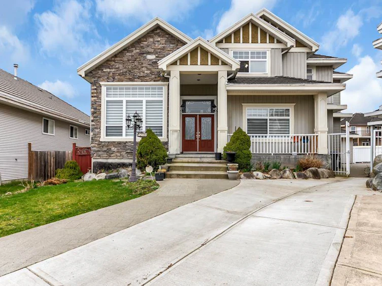 12788 67 Avenue, Surrey, BC, V3W 1M7