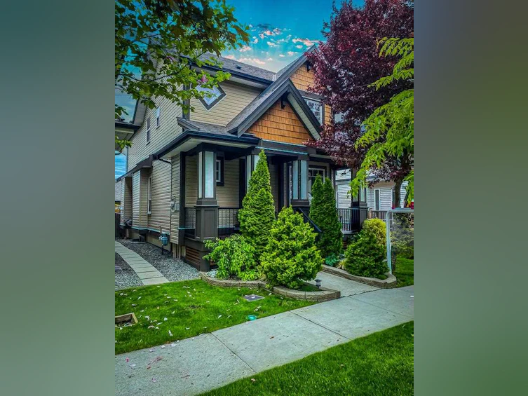 7359 194a Street, Surrey, BC, V4N 6K1