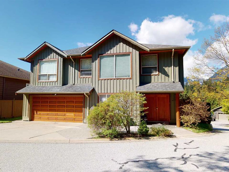 4 - 2662 Rhum & Eigg Drive, Squamish BC V8B 0G1