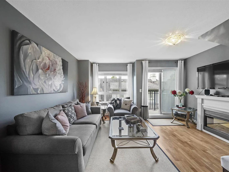 22 - 4055 Pender Street, Burnaby BC V5C 2L9
