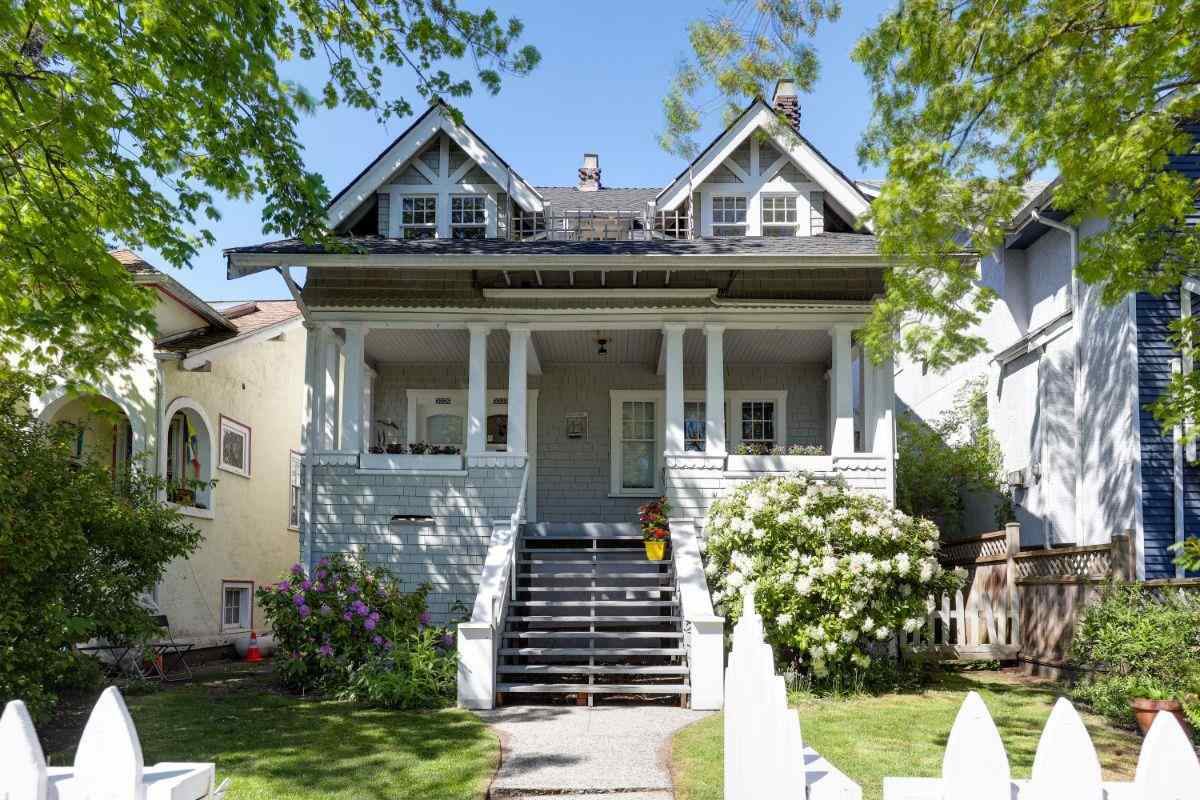 3323-25 W 3rd Avenue, Vancouver, BC, V6R 1L3