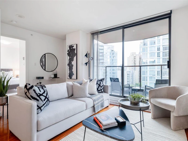 1007 - 1189 Howe Street, Vancouver BC V6Z 2X4