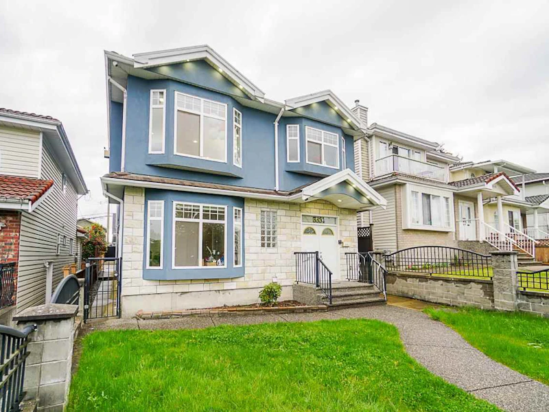 3354 Monmouth Avenue, Vancouver BC V5R 5R6