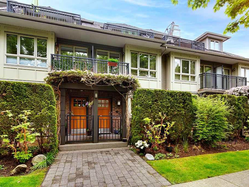 17 - 4055 Pender Street, Burnaby BC V5C 2L9