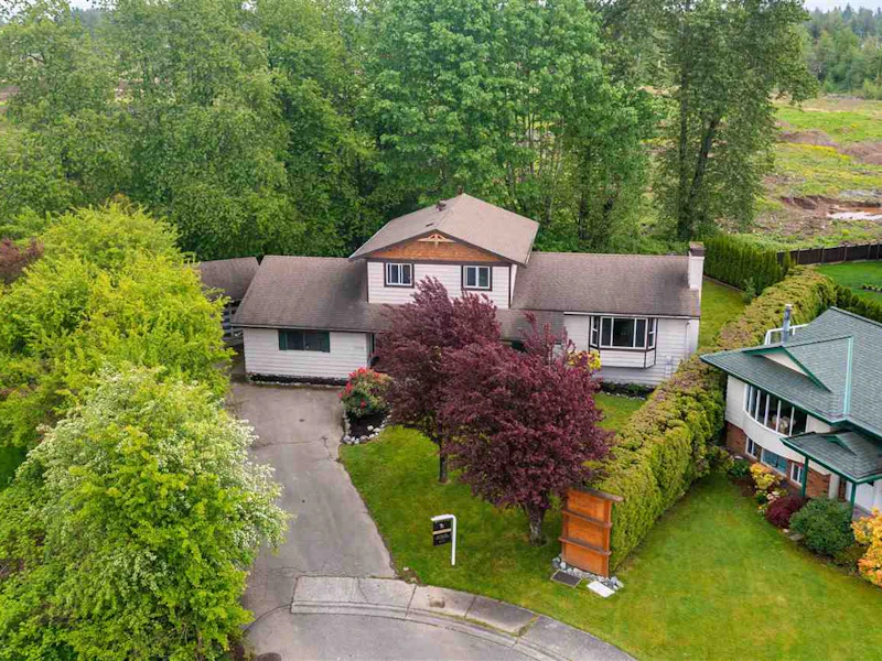 27590 33a Avenue, Langley BC V4W 3J4