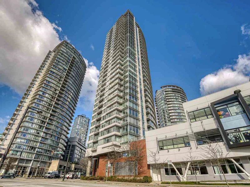 3303 - 688 Abbott Street, Vancouver BC V6B 0B9