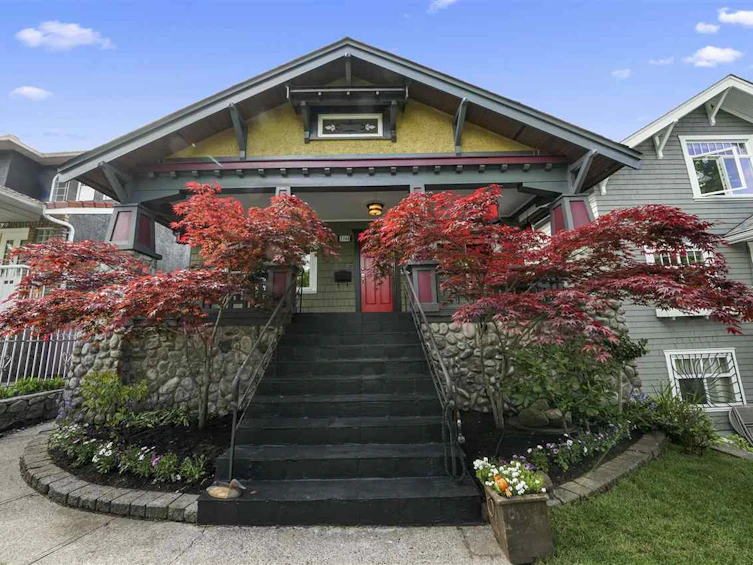 2360 E 4th Avenue, Vancouver, BC, V5N 1L1
