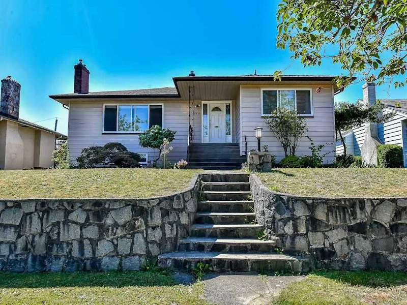 4870 Southlawn Drive, Burnaby BC V5C 3S6