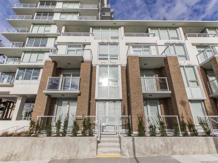311-15165 Thrift Avenue, Surrey, BC, V4B 0C1