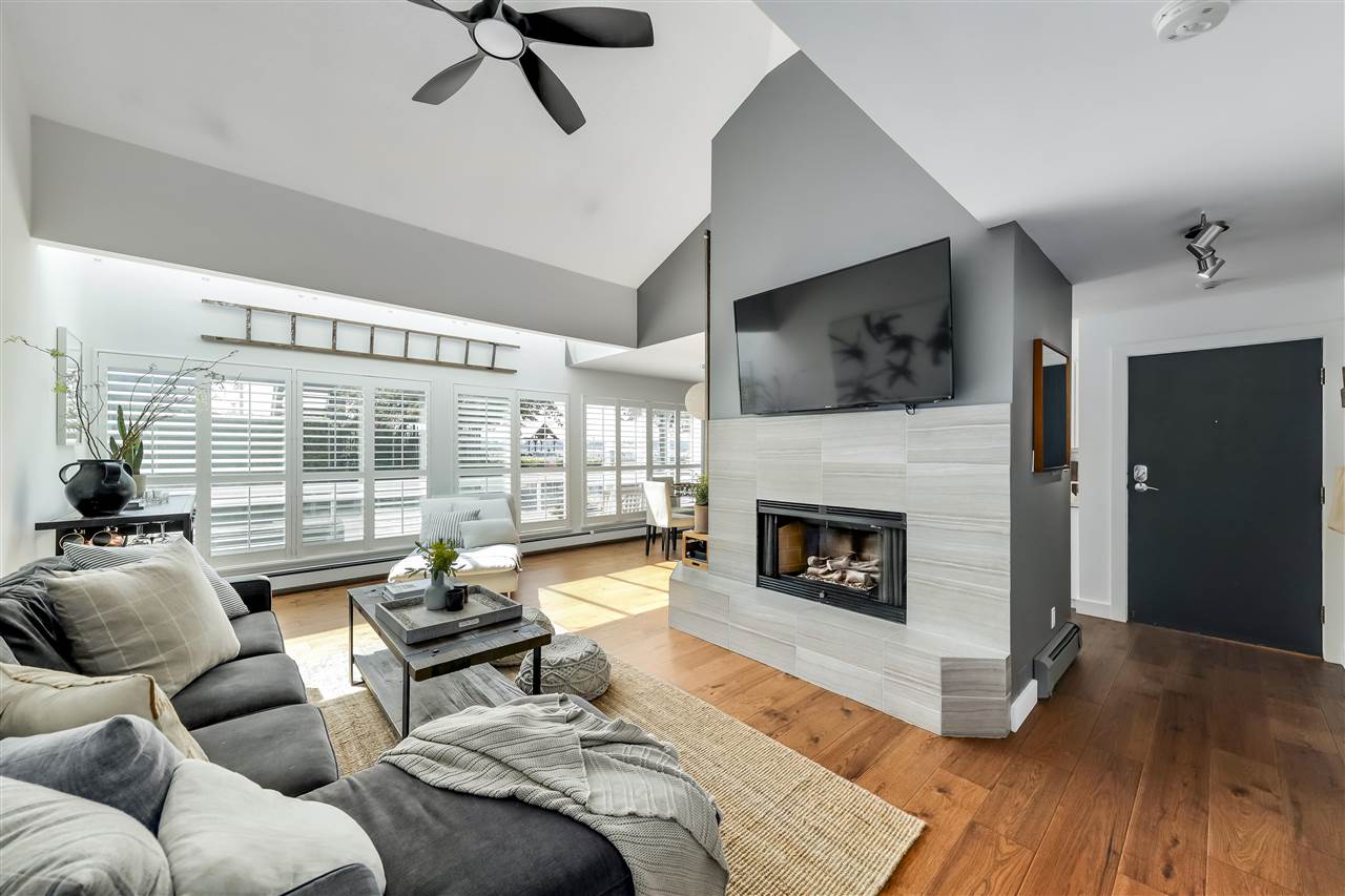 4102-33 Chesterfield Place, North Vancouver, BC, V7M 3K4