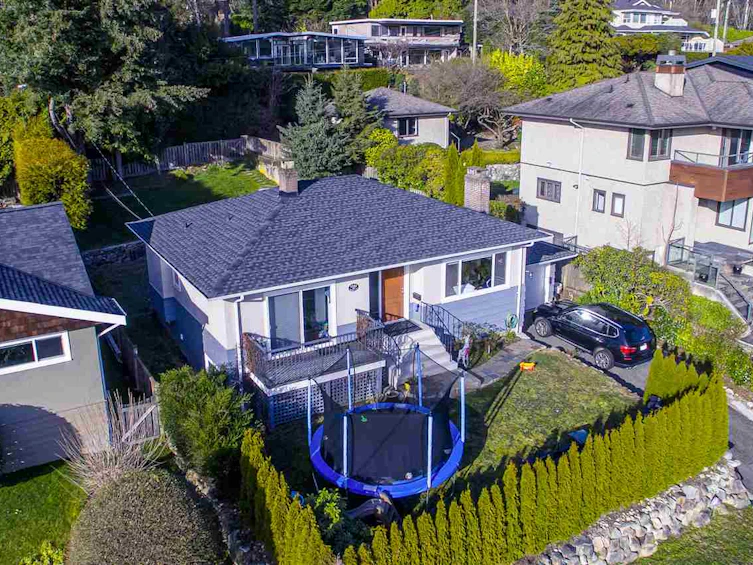 1145 Lawson Avenue, West Vancouver, BC, V7T 2E4
