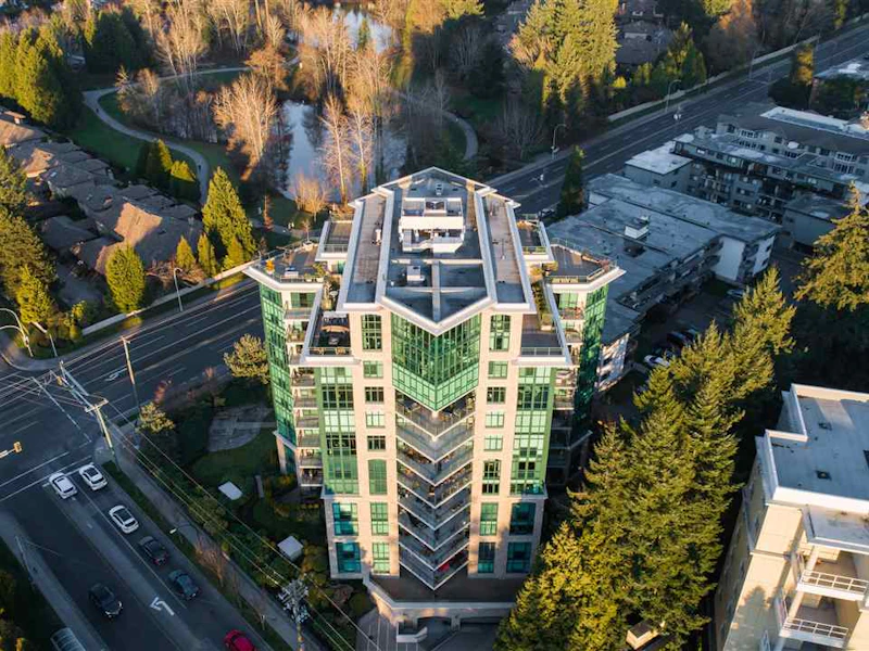 1002 - 14824 North Bluff Road, Surrey BC V4B 3E2