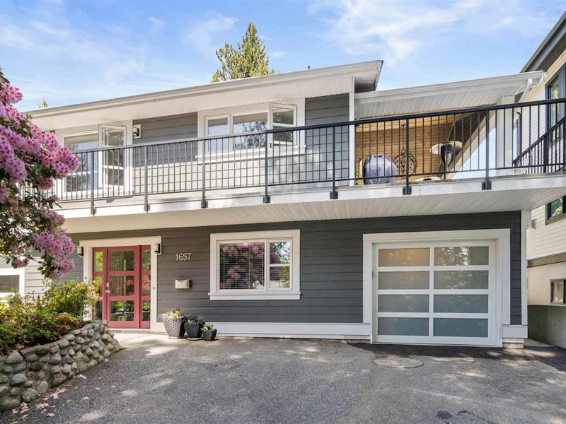 1657 Lincoln Avenue, Port Coquitlam BC V3B 2J5