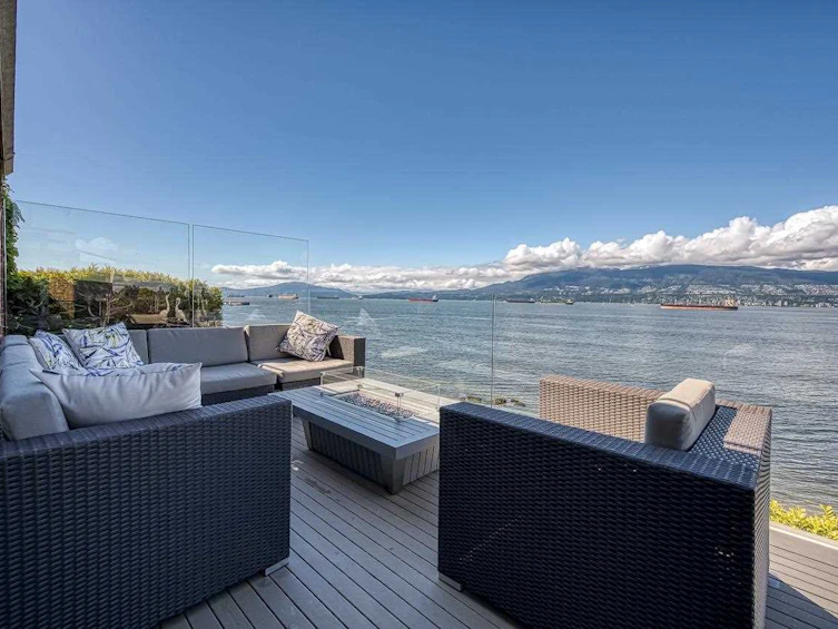 3281 Point Grey Road, Vancouver, BC, V6K 1B3