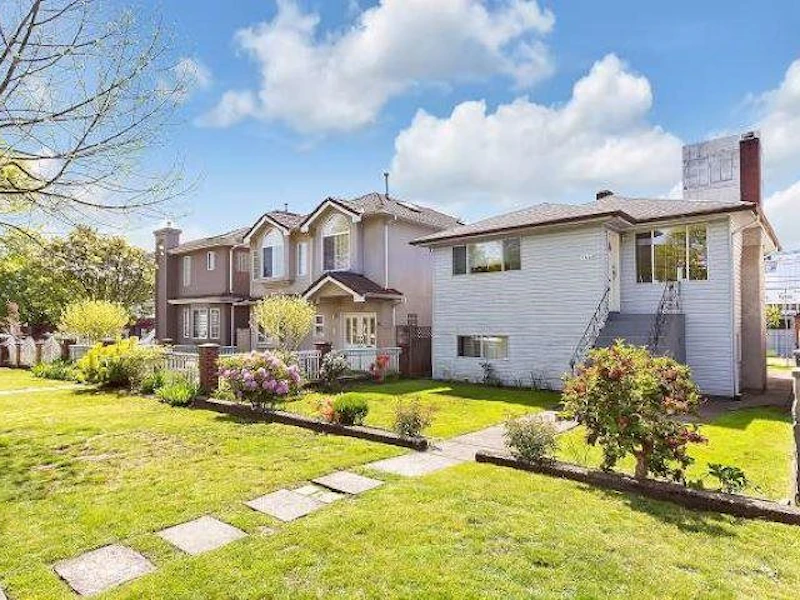 1440 E 54th Avenue, Vancouver BC V5P 1Y1
