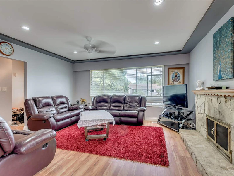 10465 155a Street, Surrey BC V3R 4K6