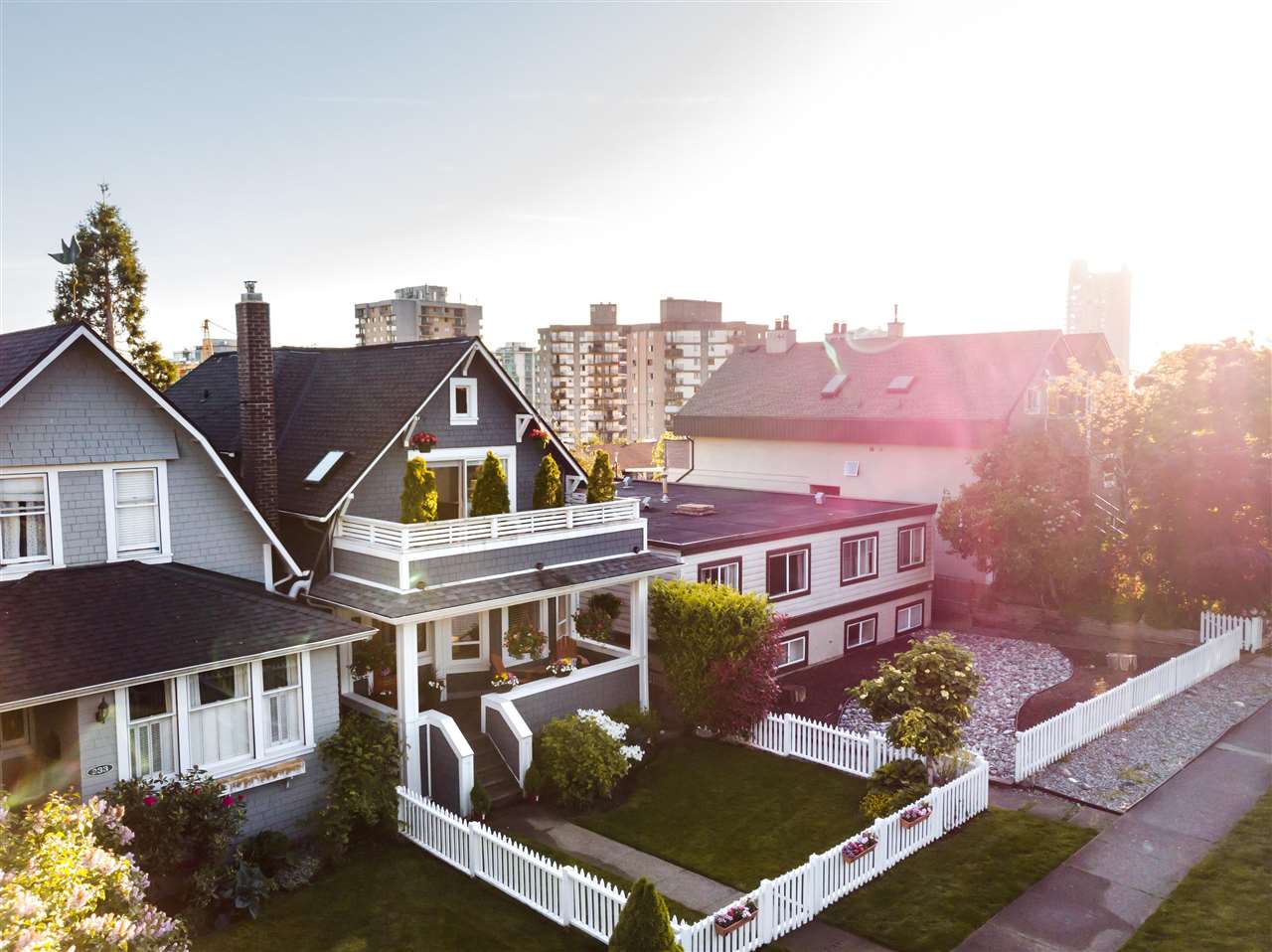 231 E 4th Street, North Vancouver, BC, V7L 1J1
