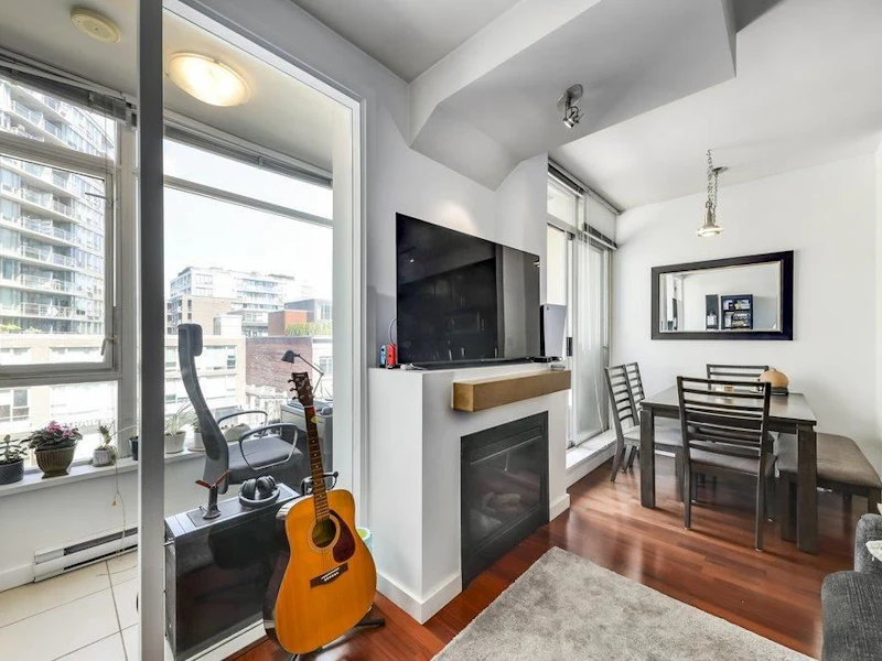 303 - 2055 Yukon Street, Vancouver BC V5Y 4B7