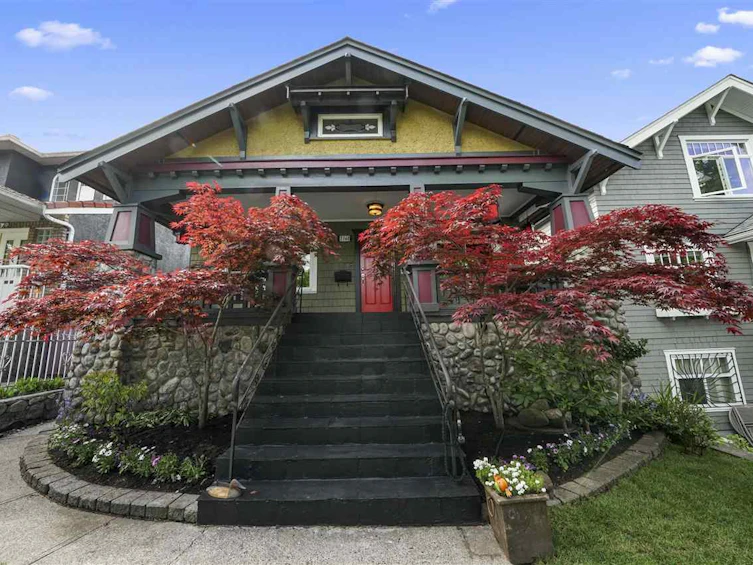 2360 E 4th Avenue, Vancouver, BC, V5N 1L1