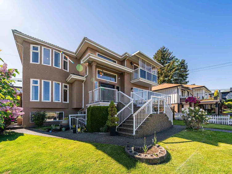 31 Sea Avenue, Burnaby, BC, V5B 3W7