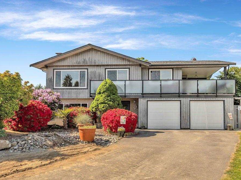 11765 192a Street, Pitt Meadows BC V3Y 1E9