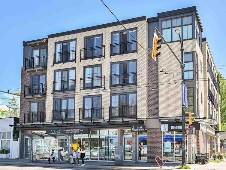 207-2528 Collingwood Street, Vancouver, BC, V6R 0C1