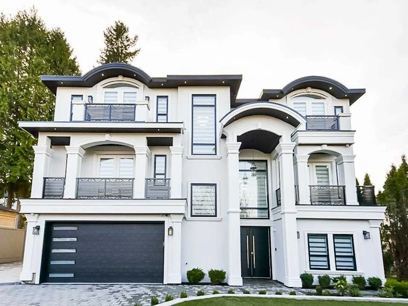 7579 142nd Street, Surrey BC V3W 7M3