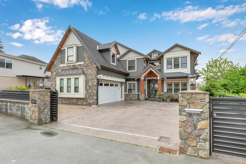 10975 130 Street, Surrey, BC, V3T 3M2