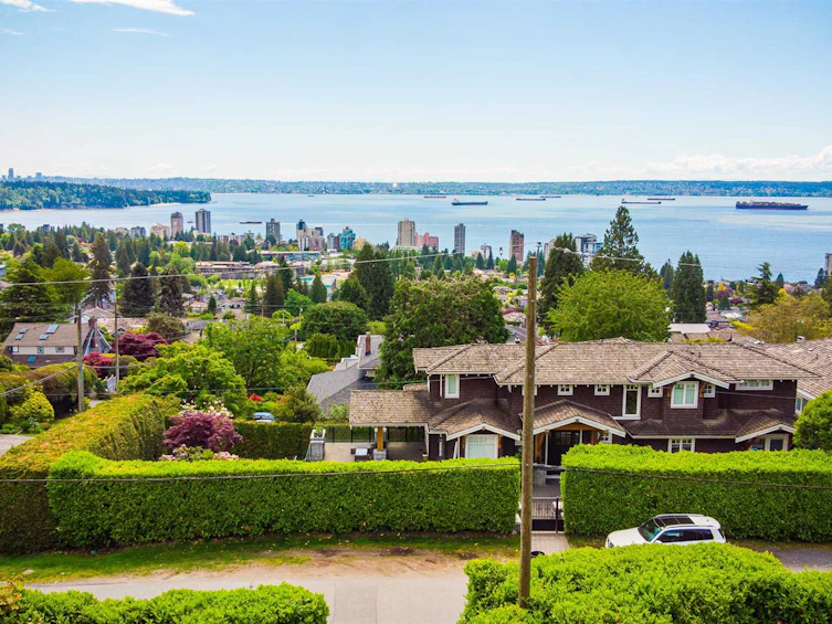 2205 Palmerston Avenue, West Vancouver, BC, V7V 4E6