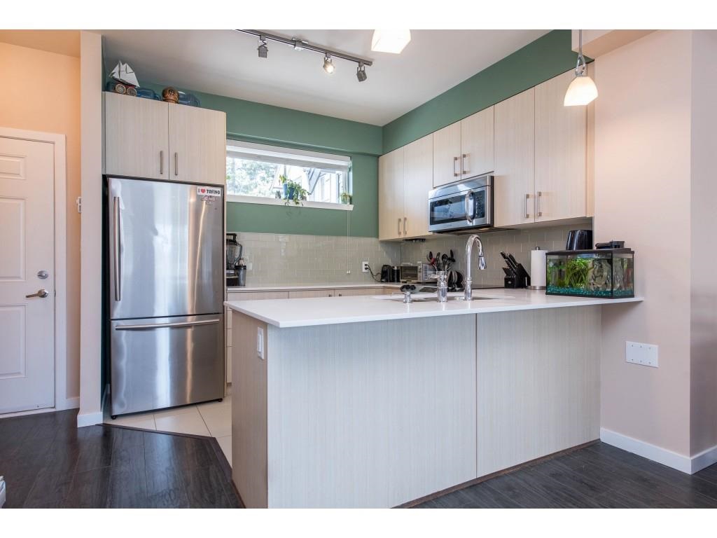 222-32083 Hillcrest Avenue, Abbotsford, BC, V2T 1S3