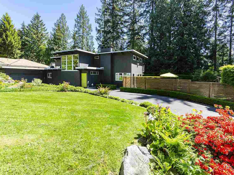 402 Hidhurst Place, West Vancouver BC V7S 1K1