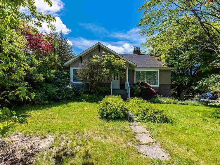 2092 W 57th Avenue, Vancouver, BC, V6P 1V2
