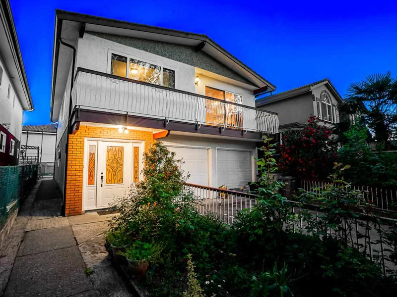 2296 E 37th Avenue, Vancouver BC V5P 1G5
