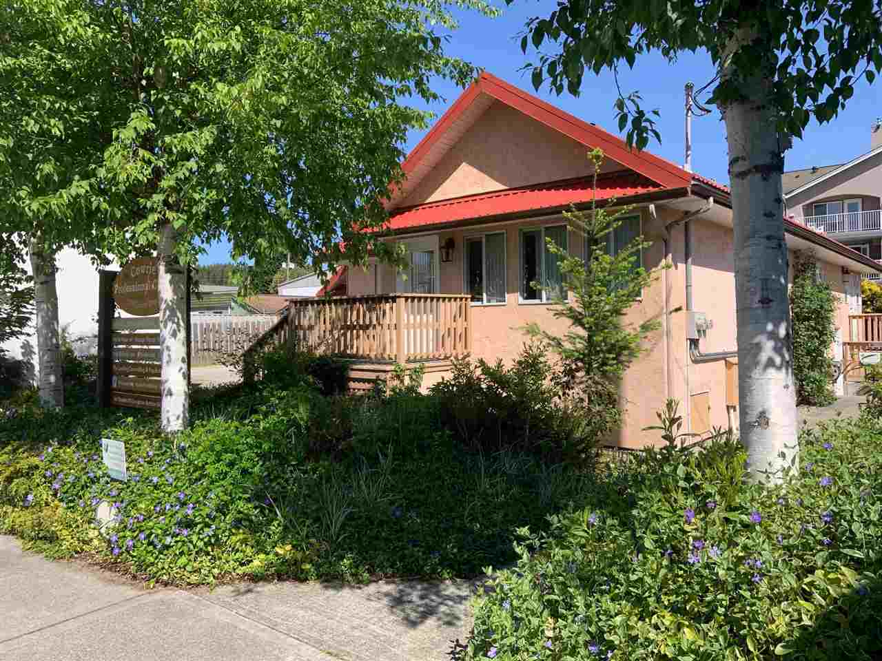5700 Cowrie Street, Sechelt, BC, V0N 3A5