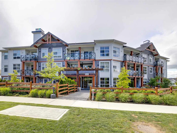 203-14605 Mcdougall Drive, Surrey, BC, V4P 0G7