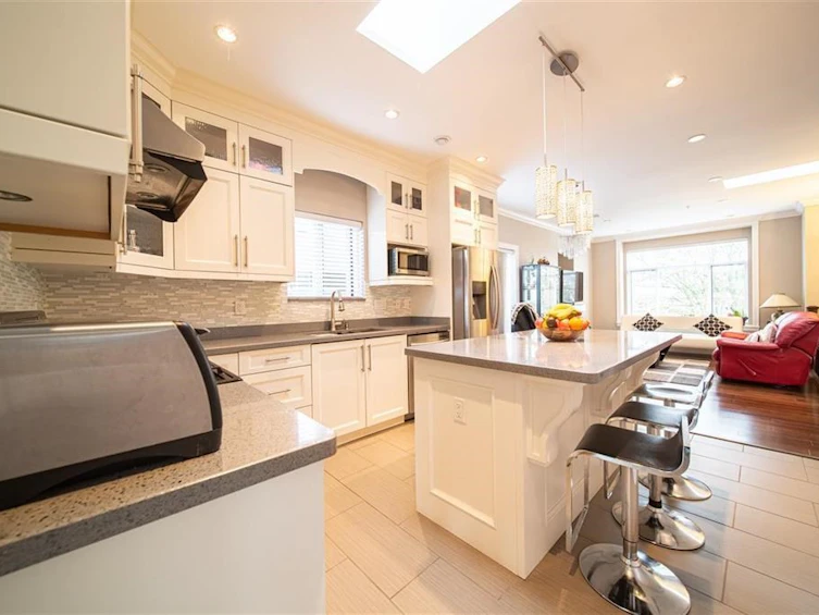 5601 Culloden Street, Vancouver, BC, V5W 3R9