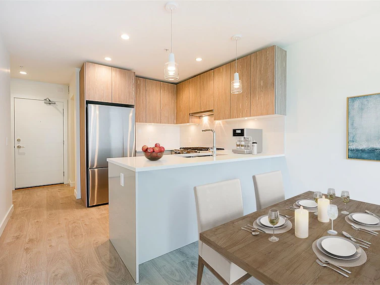 302-108 E 8th Street, North Vancouver, BC, V7L 0H1