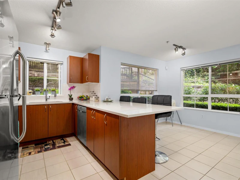 203 - 9283 Government Street, Burnaby BC V3N 0A5